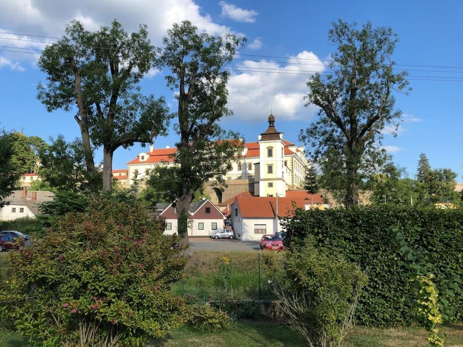 Apartman V Podzamci Rychnov nad Kneznou Esterno foto