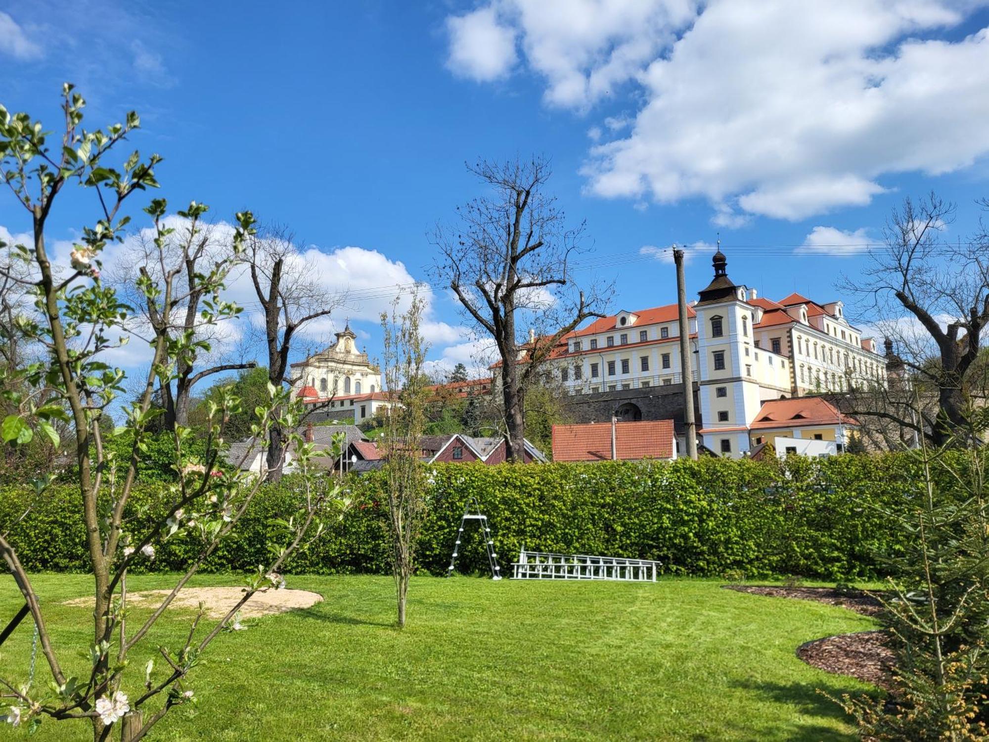 Apartman V Podzamci Rychnov nad Kneznou Esterno foto